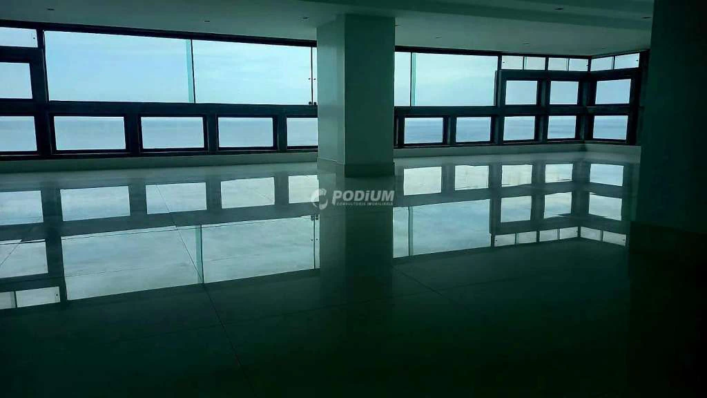 4-bedroom 315 m² apartment with separate kitchen — photo 11