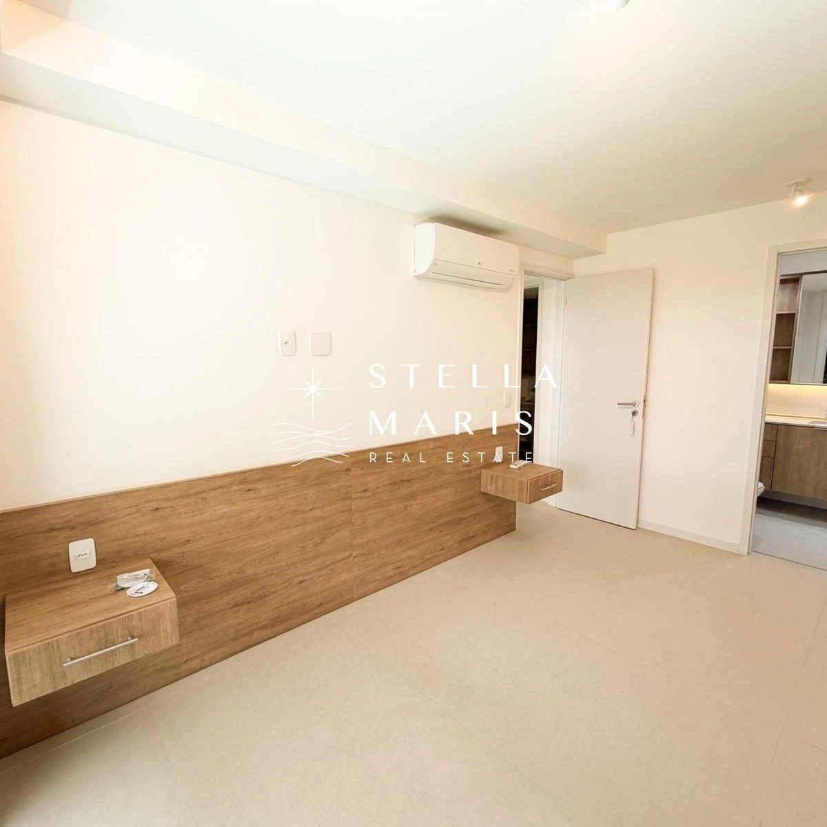 2-bedroom apartment in a building with a pool — photo 15