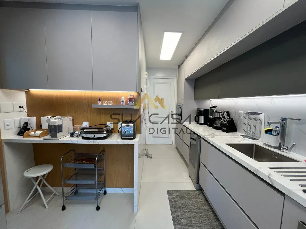 Furnished 3-bedroom apartment with 4 bathrooms and terrace — photo 26