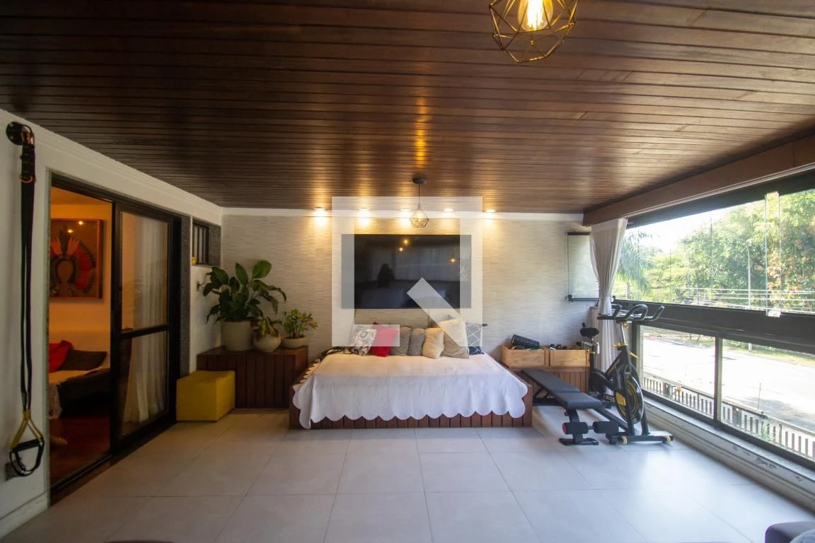 Floor-to-ceiling windows in a 3-bedroom apartment, 119 m² — photo 31