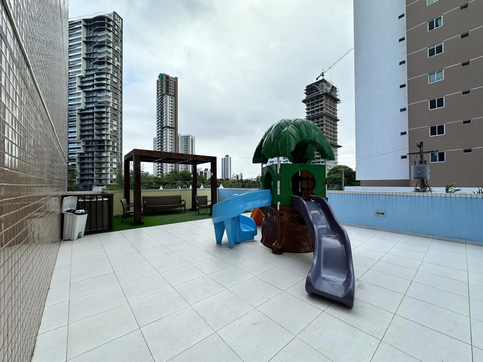 2-bedroom apartment with floor-to-ceiling windows — photo 29