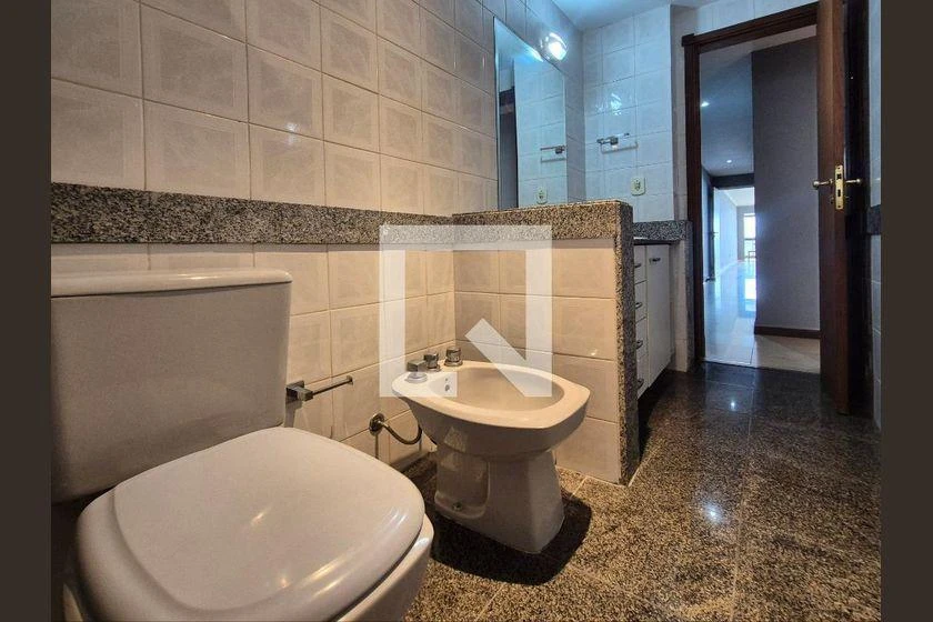 Rental apartment with 3 bedrooms and 208 m² — photo 46