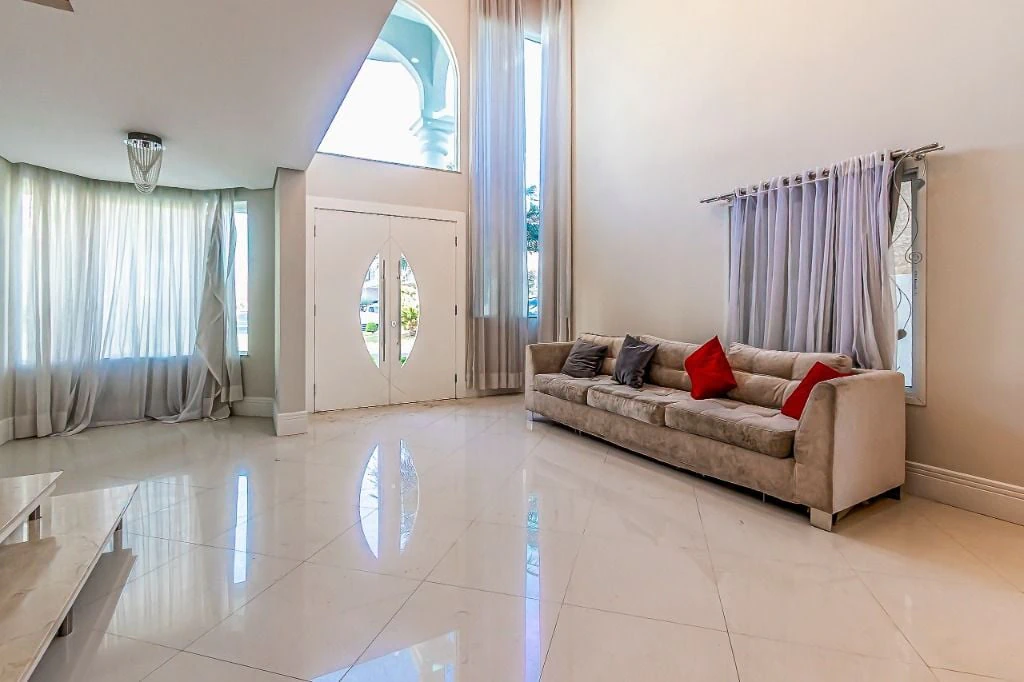 5-bedroom house with a private pool in Curitiba — photo 13
