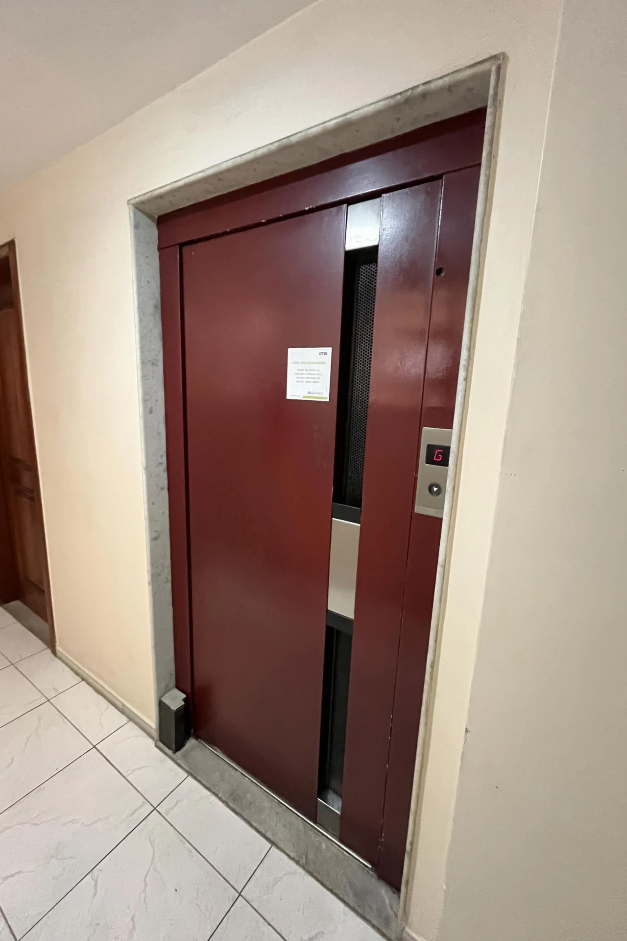 Будинок із 3 спальнями та дерев'яною підлогою або ламінатом — photo 42