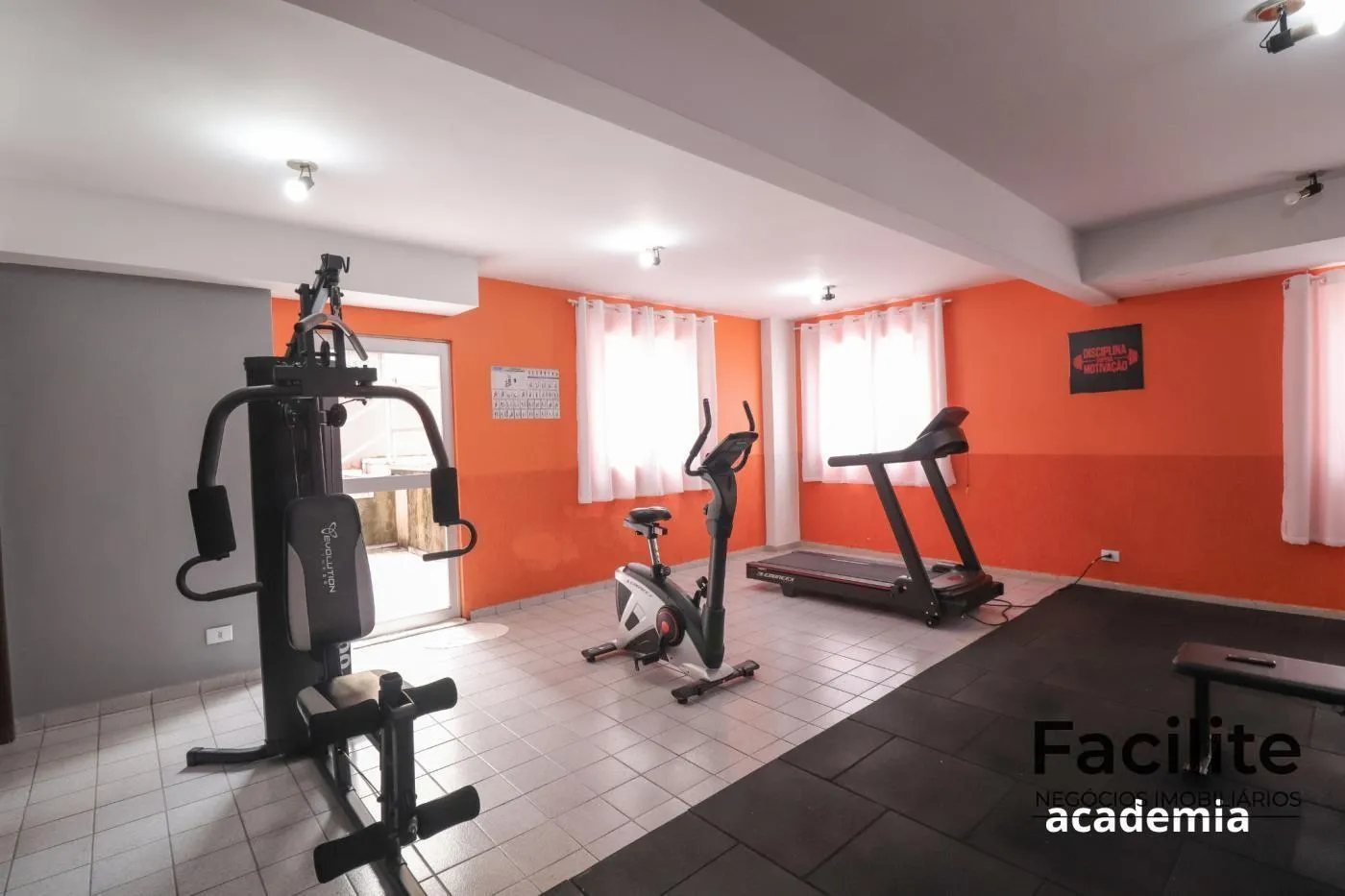 Studio in a building with a gym — photo 14