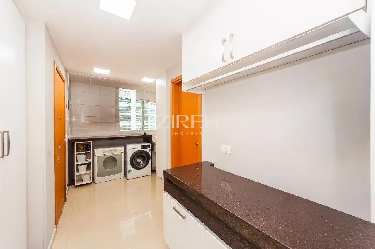 Apartment on the 11th floor with a bathtub — photo 23