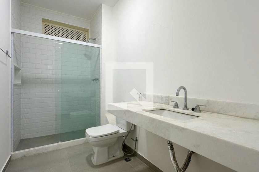 Деревянный пол или ламинат и 4 спальни: квартира 168 м² — photo 9