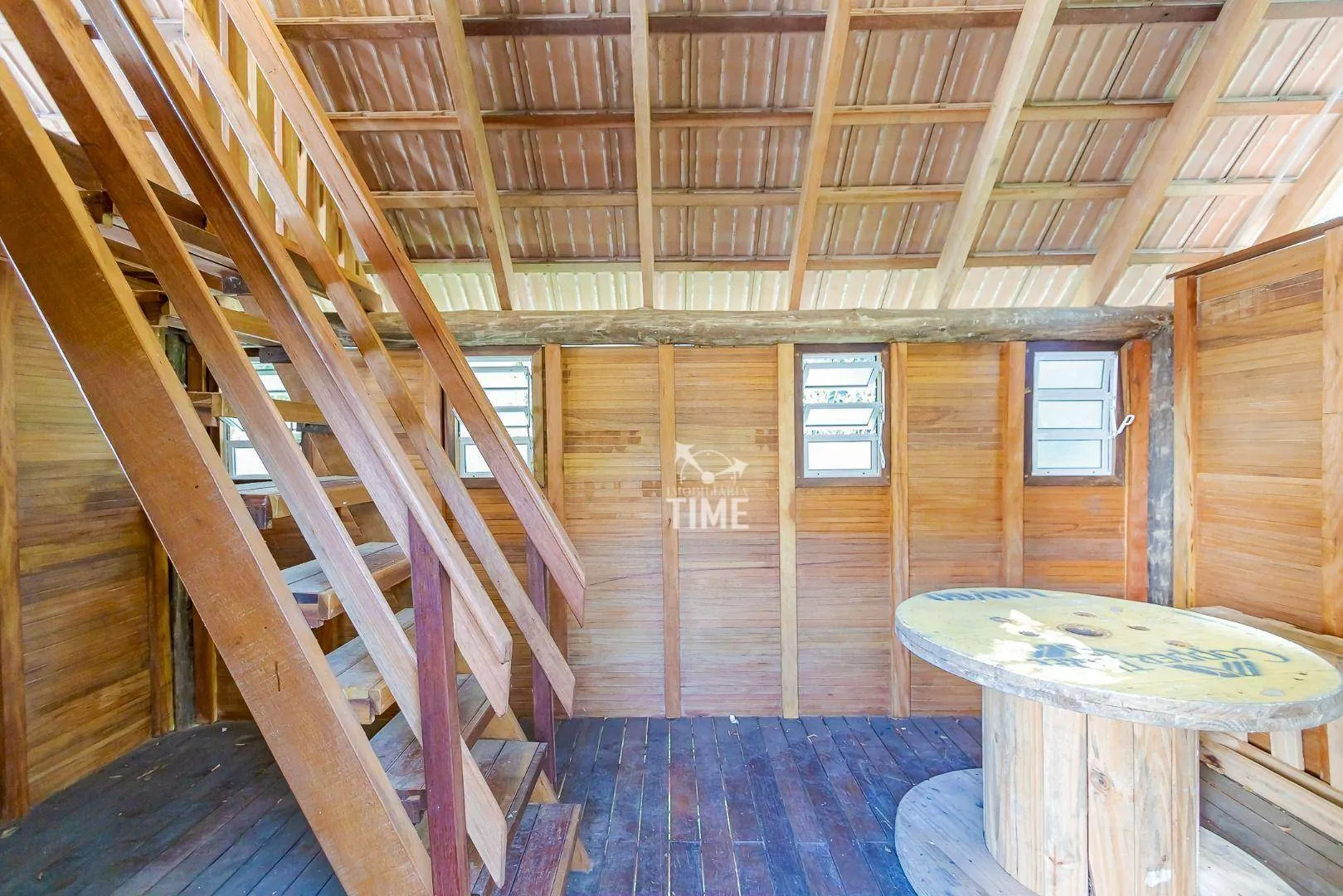 Balcony with a grill in a 3-bedroom apartment, 107 m² — photo 46