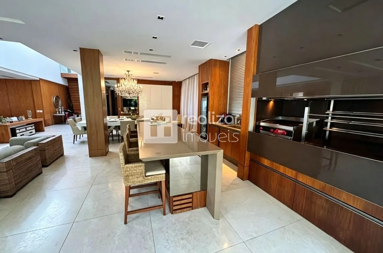 Garden in a 5-bedroom house, 709 m² — photo 2