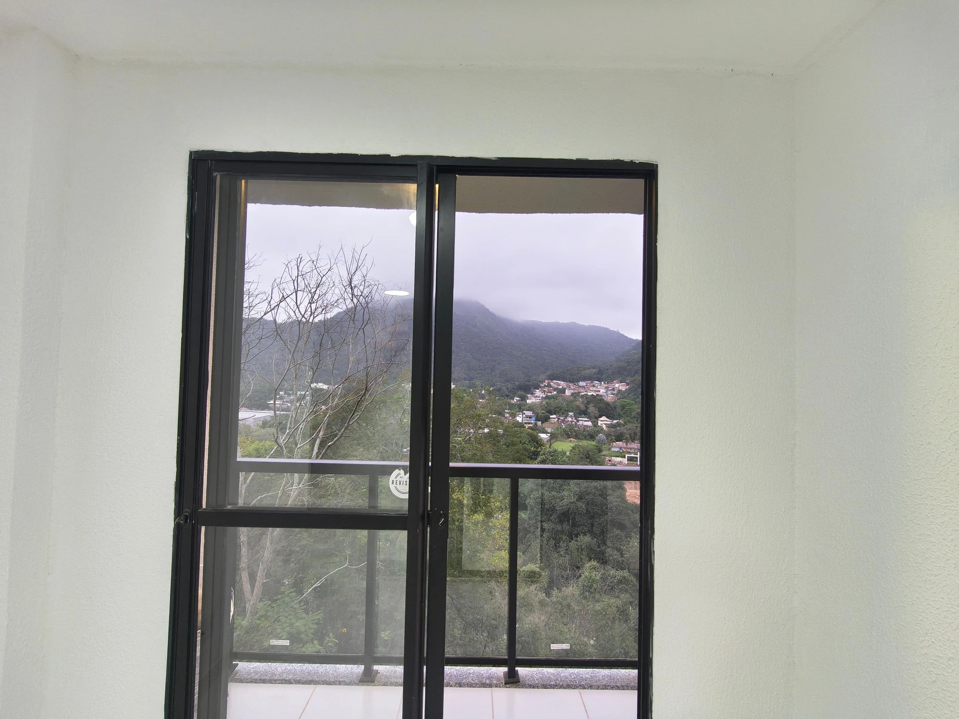 Apartamento mobiliado com 2 quartos, 1 banheiro e varanda — photo 12