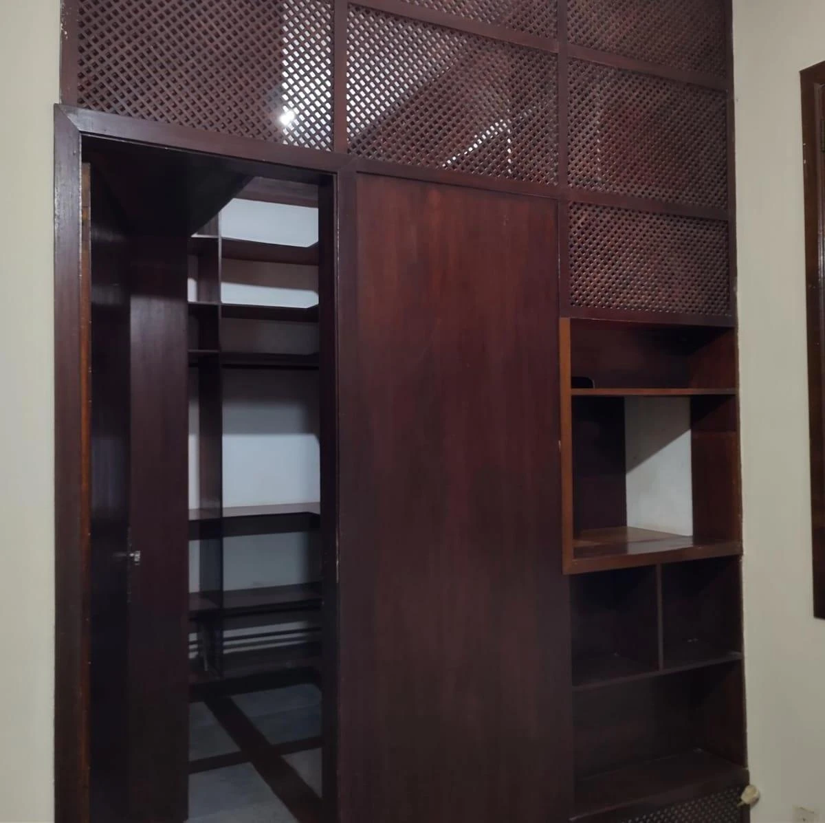 Casa térrea sem mobília com 4 quartos e 6 banheiros — photo 39