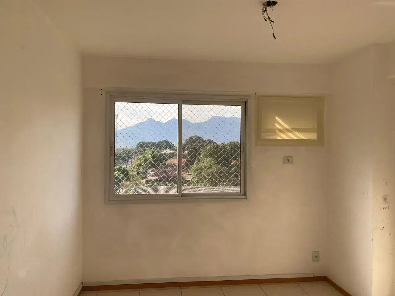 2-bedroom apartment with a mountain view — photo 3