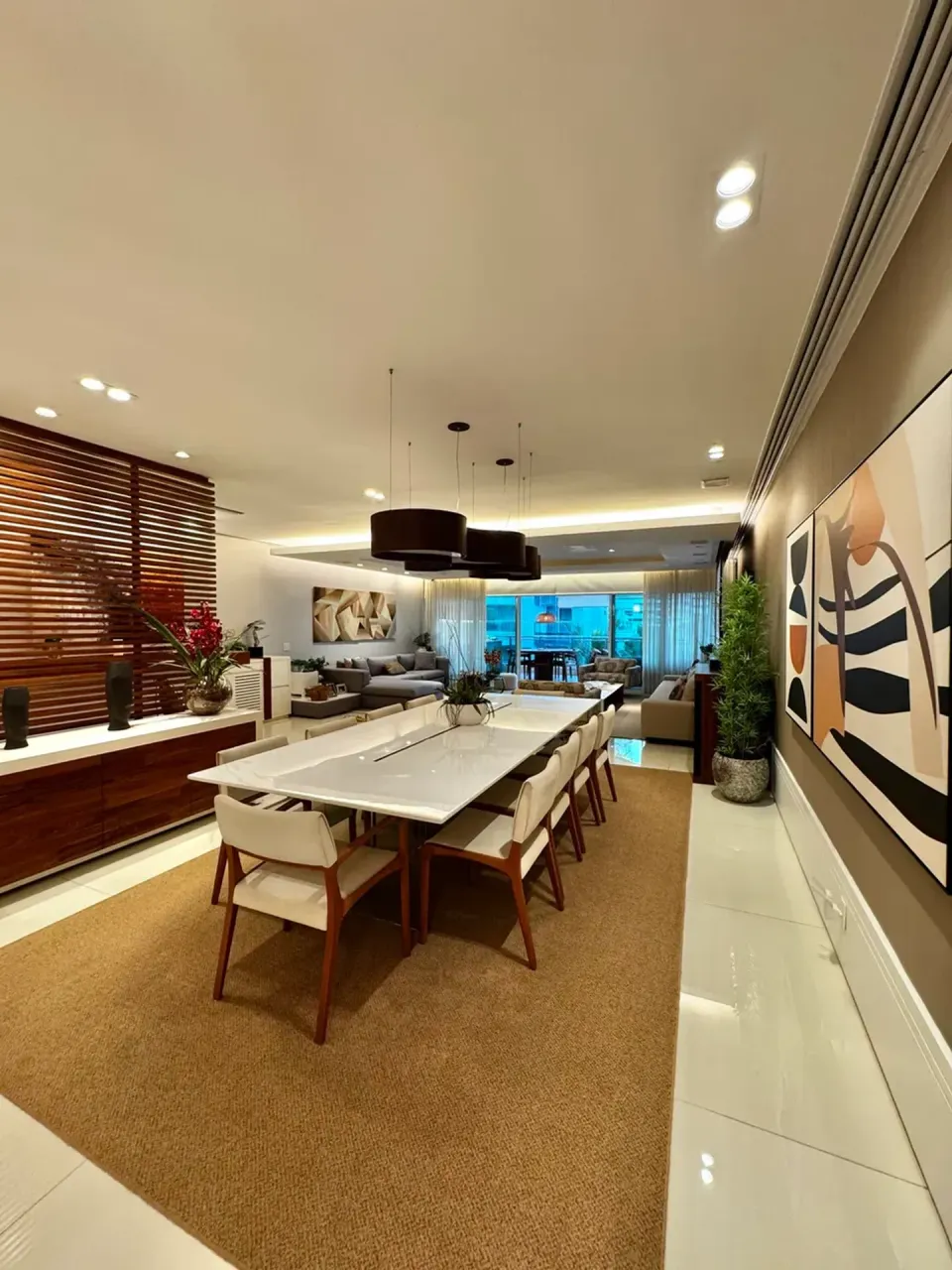 Furnished apartment with 4 bedrooms and open-plan kitchen — photo 4