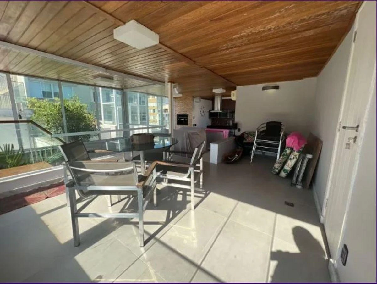 Furnished 400 m² apartment with 4 bedrooms and a terrace — photo 17