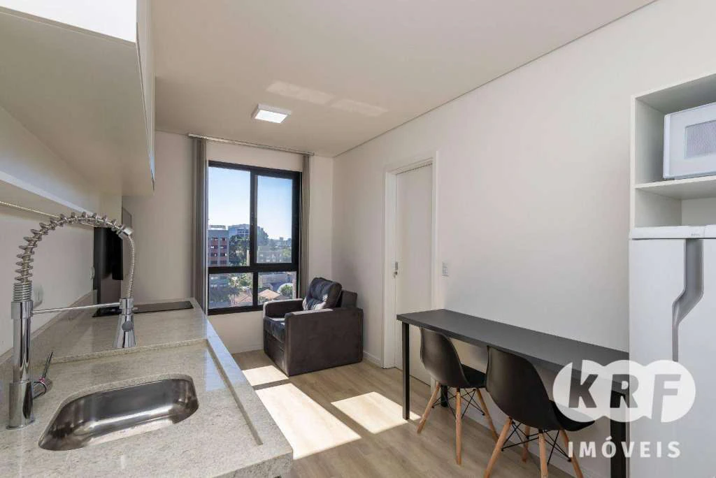 Furnished 1-bedroom apartment with covered parking space — photo 3
