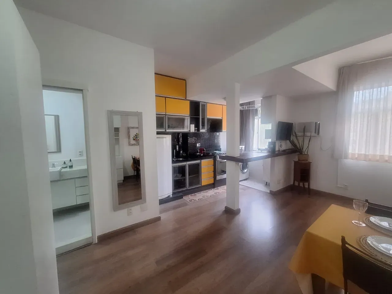 Furnished studio with 25 m², 1 bedroom and 1 bathroom — photo 6