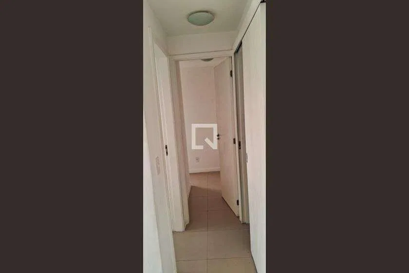 2-bedroom apartment in a building with a gym — photo 12