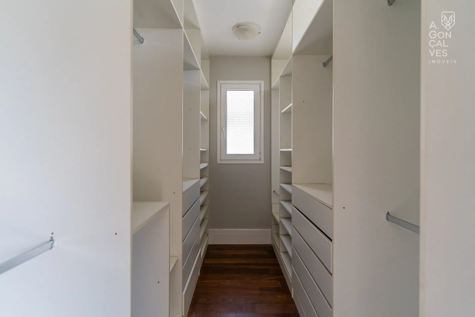 House with 4 bedrooms, open-plan kitchen and 4 parking — photo 24