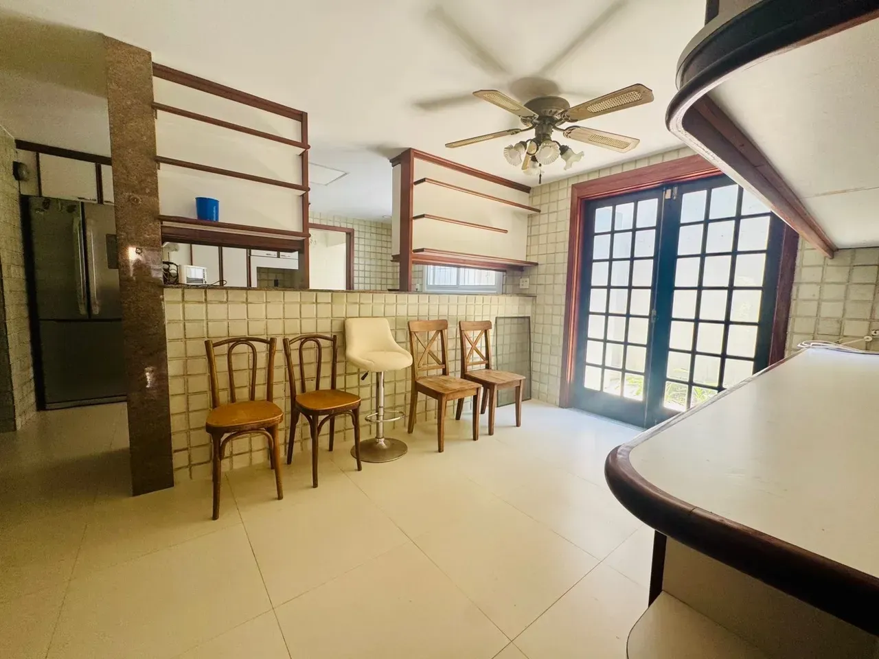 House with 5 suites and an integrated kitchen — photo 18