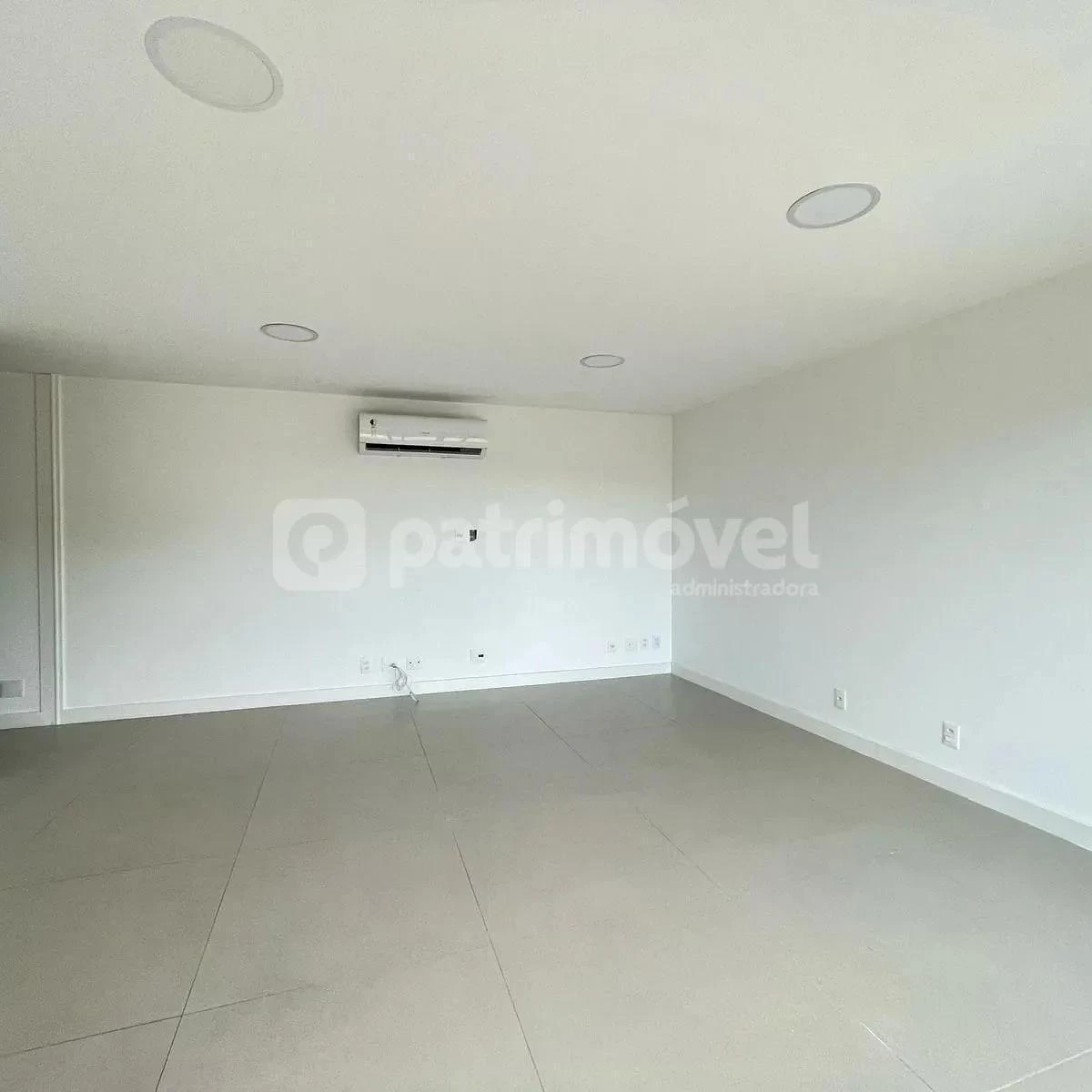 Apartment, 197 m², with a grill on the balcony — photo 14