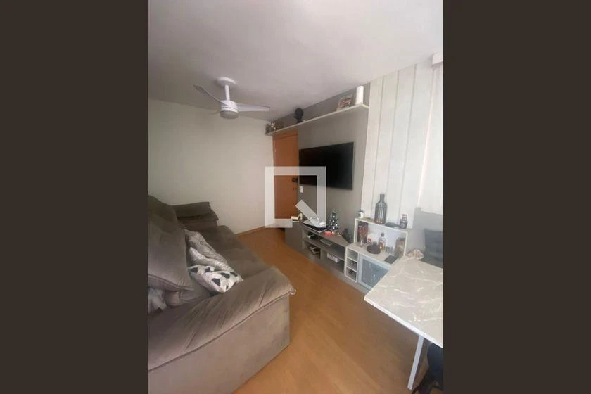 Furnished 2-bedroom apartment with open-plan kitchen