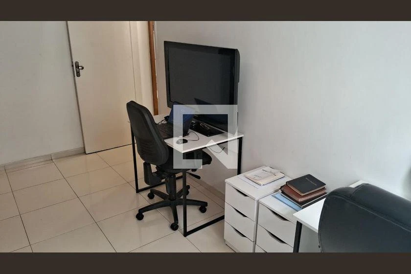 Home office in a 2-bedroom apartment, 55 m² — photo 24