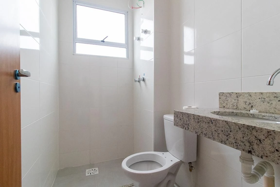 2-bedroom apartment in a building with a gym — photo 11