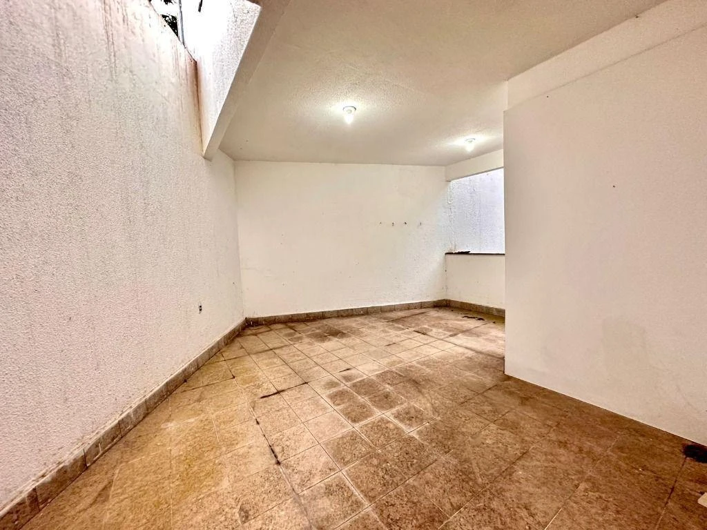 House with 5 bedrooms and 5 bathrooms — photo 48
