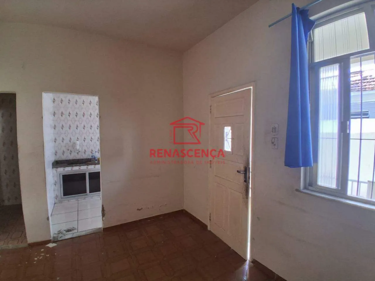 Casa sem vaga, 2 quartos e varanda