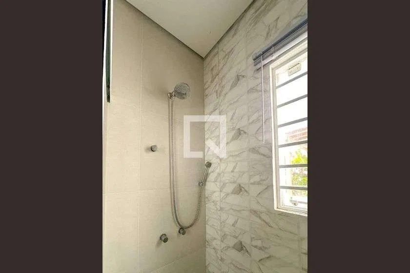 Casa de 2 dormitorios, 1 con baño propio, 300 m² — photo 18