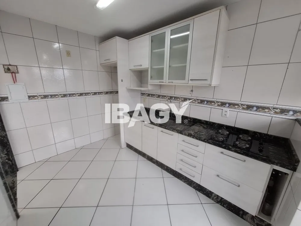 Apartamento com 2 dormitórios, 1 banheiro e 72 m² — photo 8