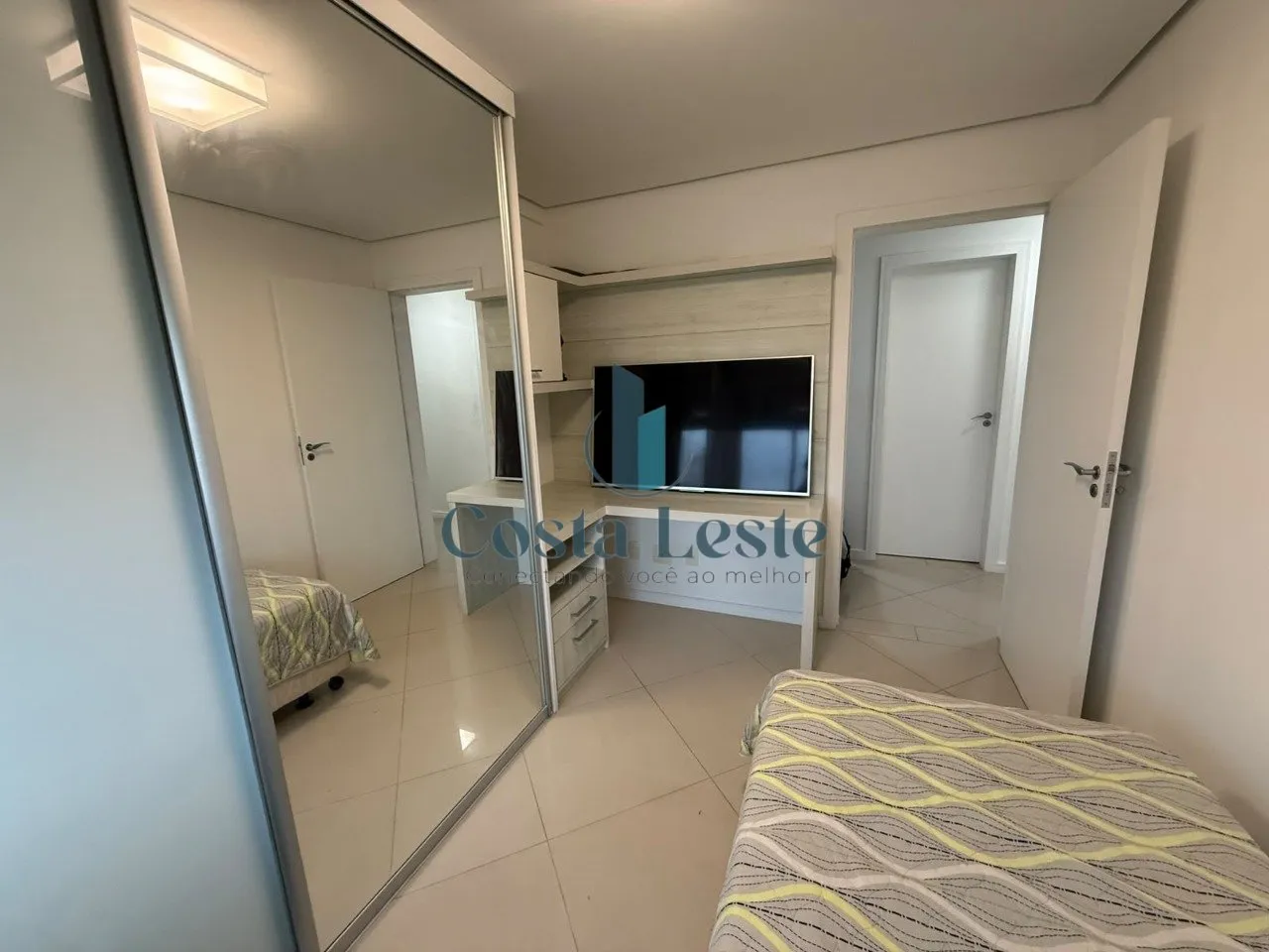 Furnished apartment, 101 m², with a grill on the balcony — photo 18