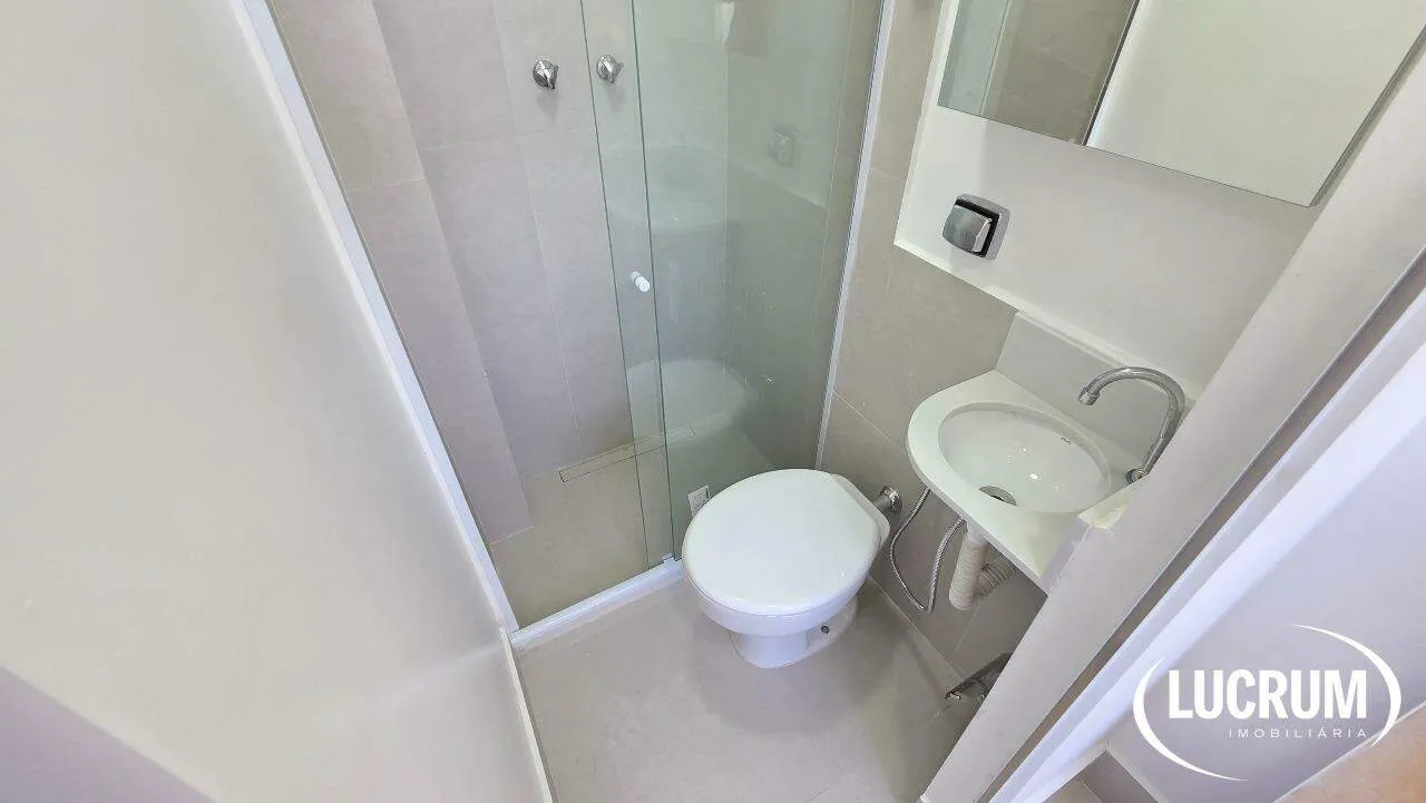 3-bedroom apartment with built-in storage and 3 baths — photo 26