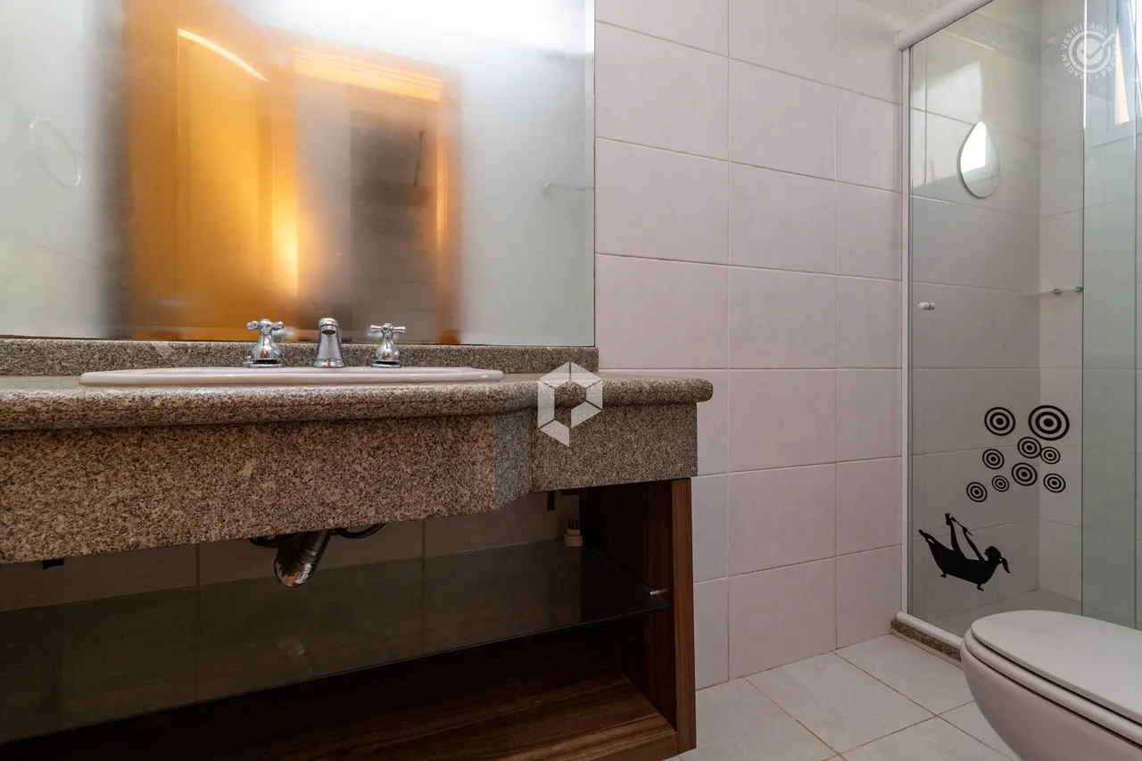 Unfurnished 414 m² apartment with 3 en-suite bedrooms — photo 16