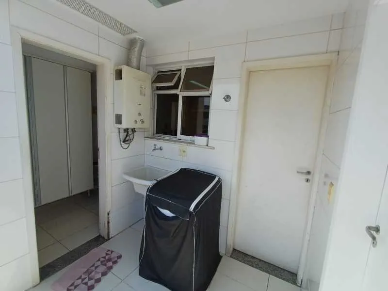 Furnished apartment with 3 bedrooms and 4 bathrooms — photo 19