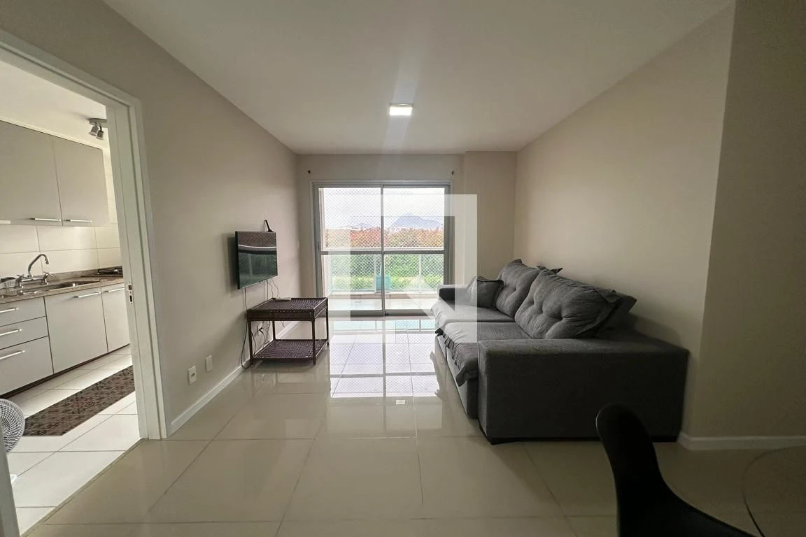 Apartamento mobiliado com 2 quartos e varanda — photo 7