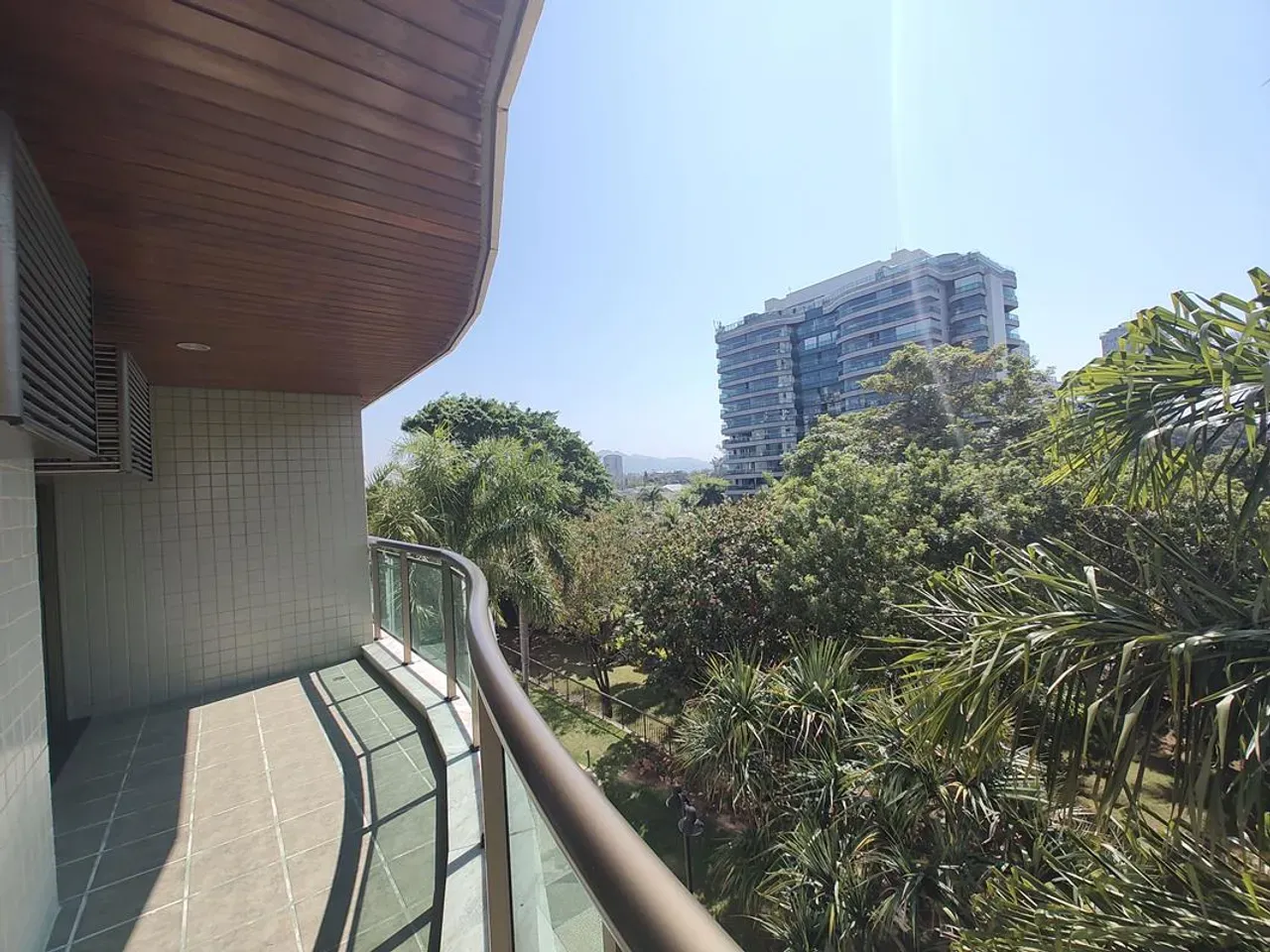 Apartamento com 4 quartos, 5 banheiros e cozinha fechada — photo 27