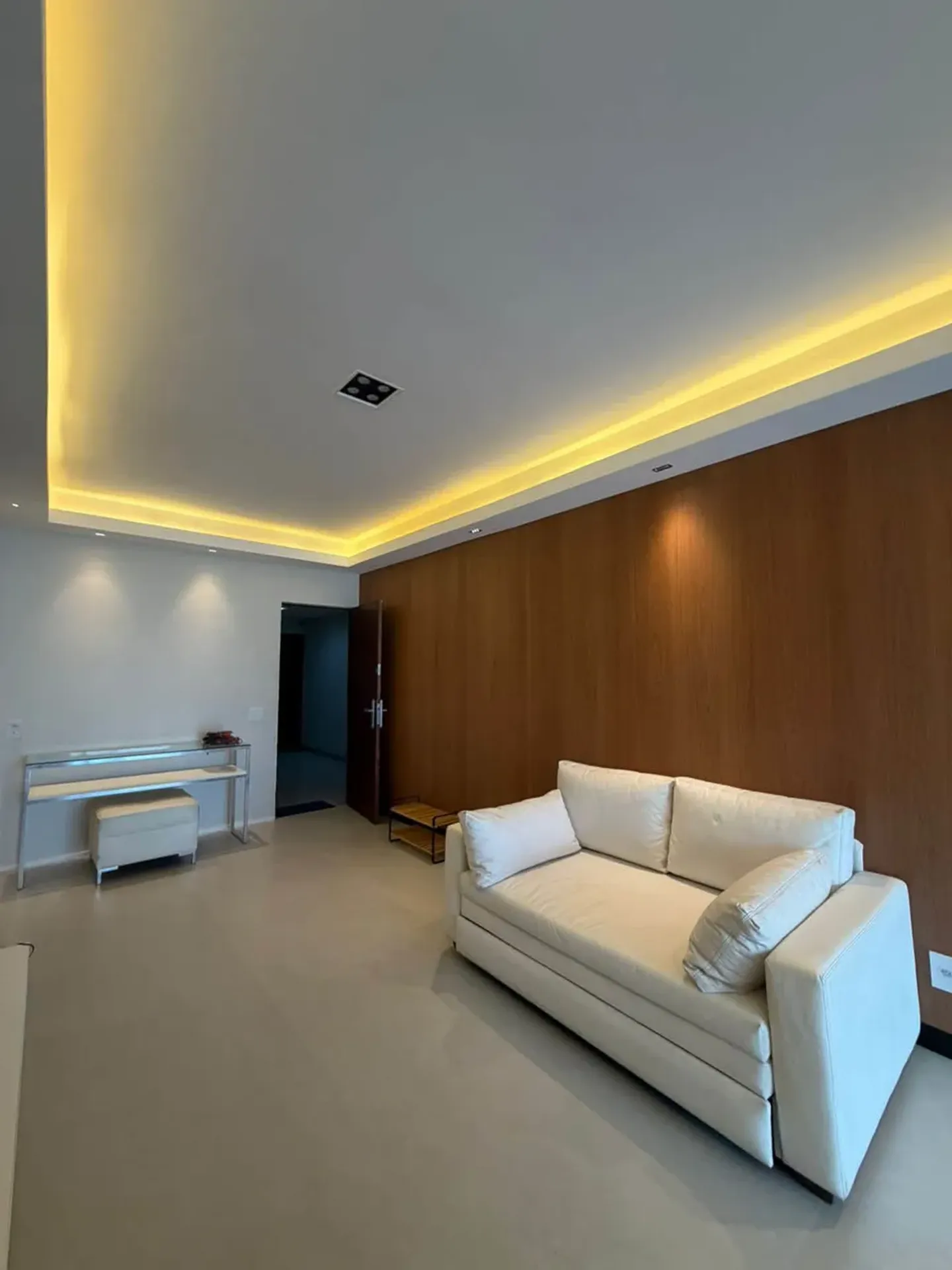 Home office in a one-bedroom apartment, 65 m² — photo 3