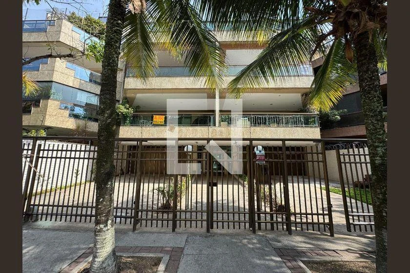 4-bedroom apartment with a balcony and 180 m² — photo 47