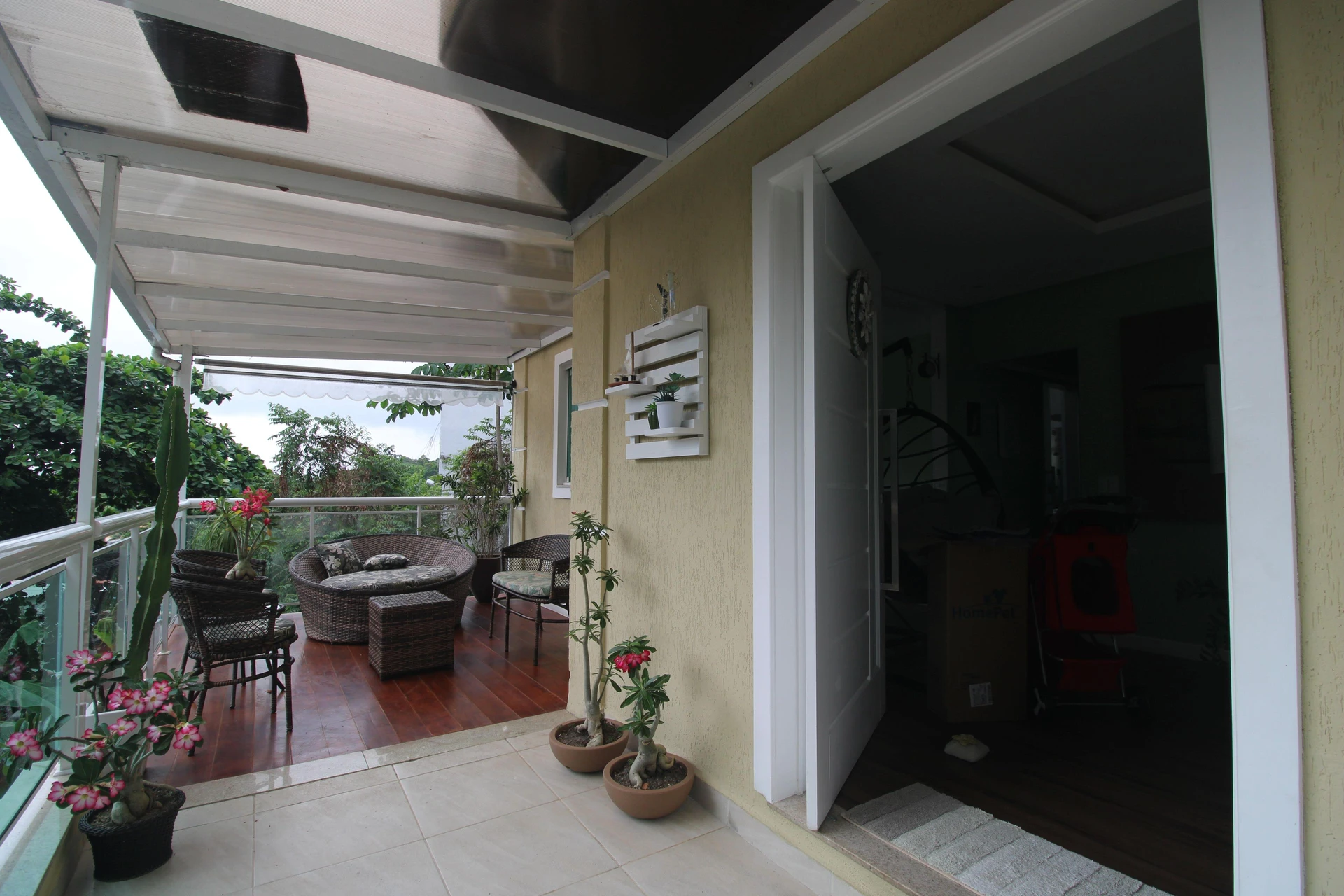 Casa mobiliada com 3 suítes e cozinha aberta com fogão a gás — photo 29
