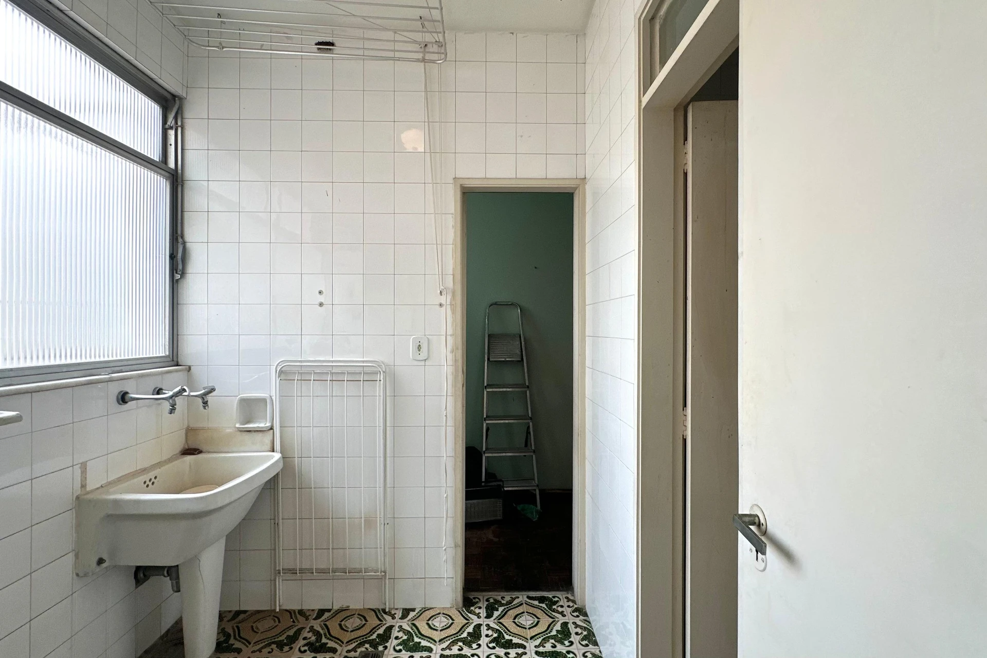 Apartamento amueblado de 3 dormitorios y cocina cerrada — photo 16