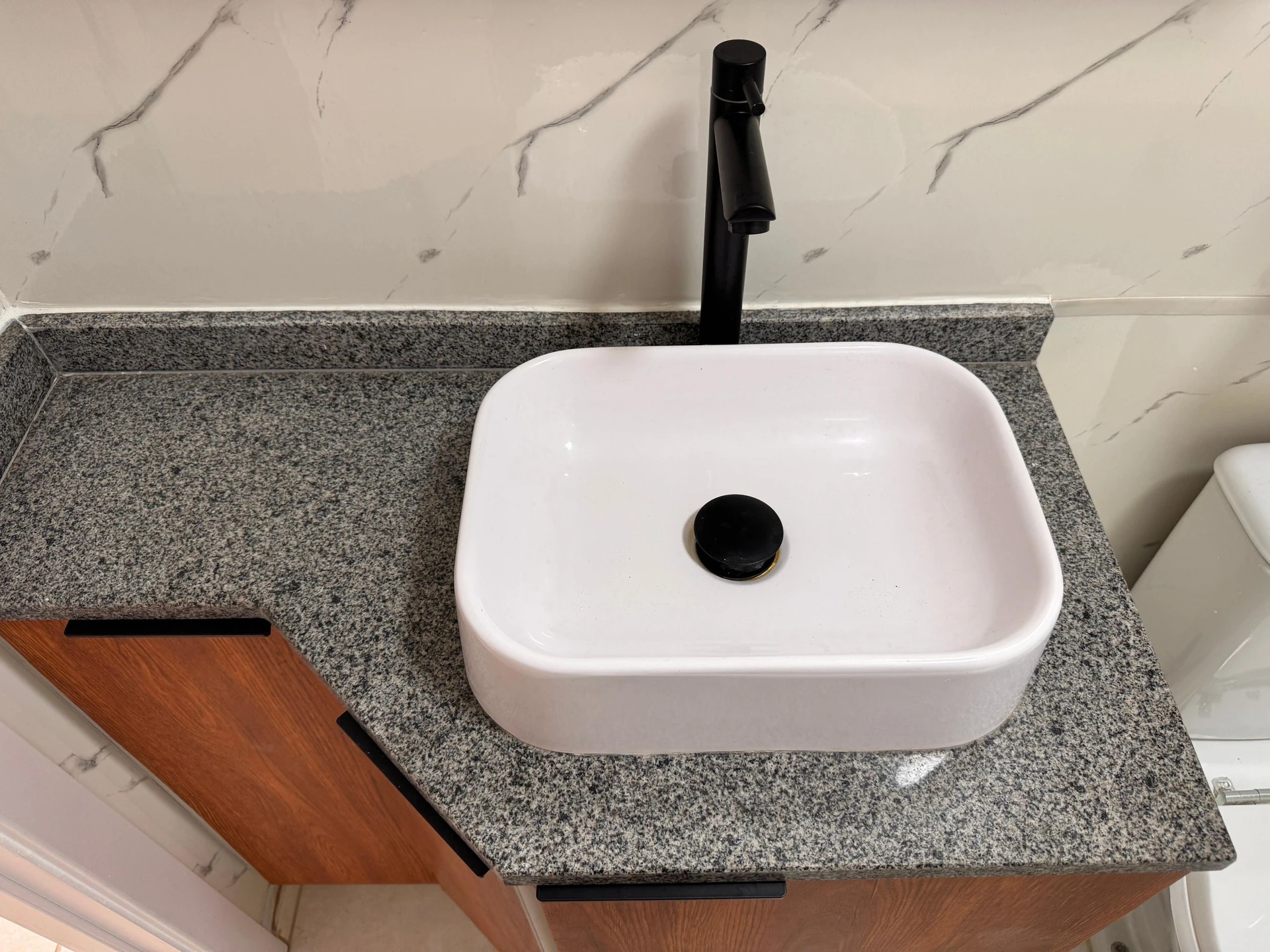 Washing machine in a 3-bedroom apartment, 80 m² — photo 31
