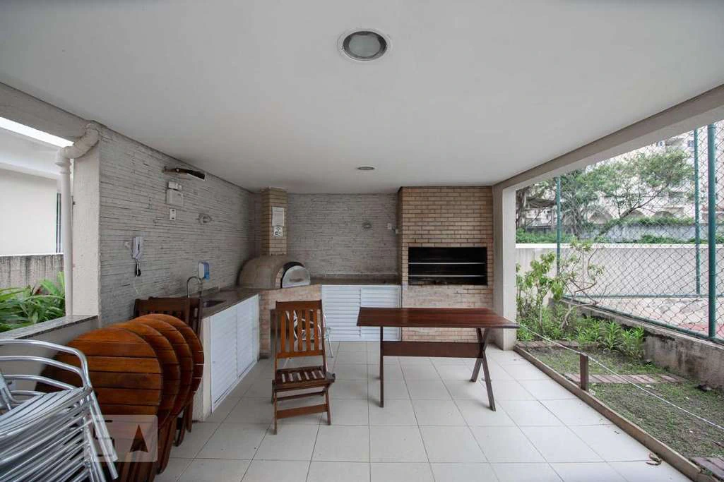164 m² apartment with 3 bedrooms and a balcony — photo 14