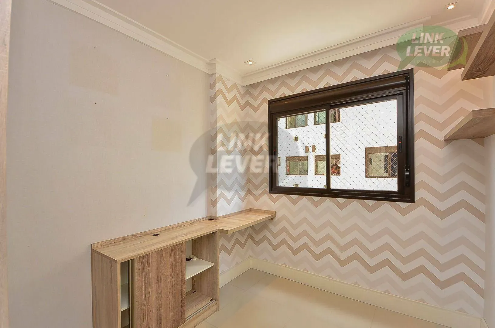 Balcony with a grill in a 3-bedroom apartment, 88 m² — photo 22