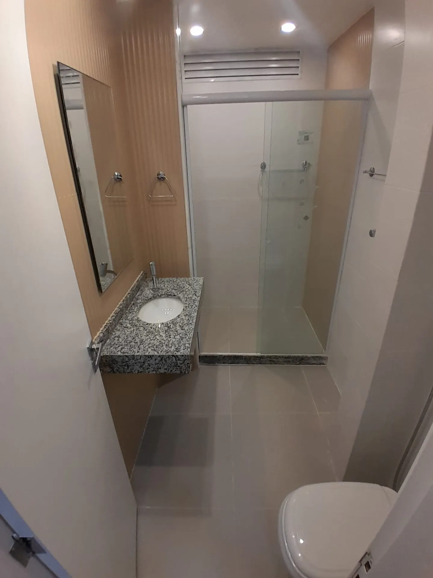 Departamento de 3 dormitorios con piso de madera o laminado — photo 7