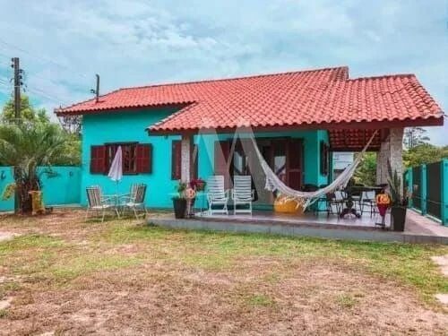 House with 295 m², 3 bedrooms and a balcony — photo 3
