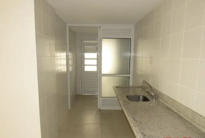 337 m² apartment with 3 en-suite bedrooms and 2 parking spots — photo 26