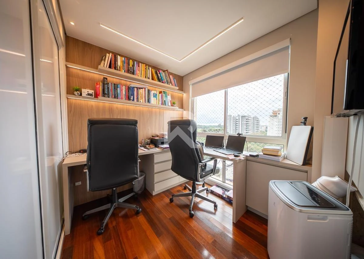 Балкон з грилем та 4 спальні: квартира 186 м² — photo 26