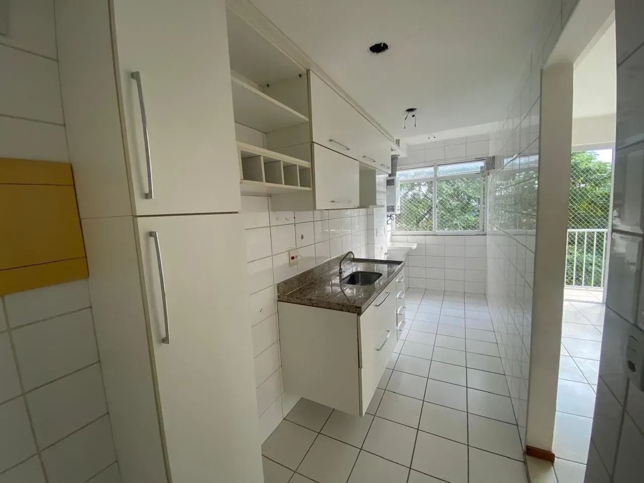 2-bedroom apartment with a mountain view