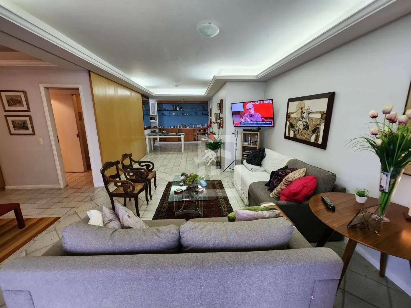 Furnished 3-bedroom apartment with 4 bathrooms — photo 3